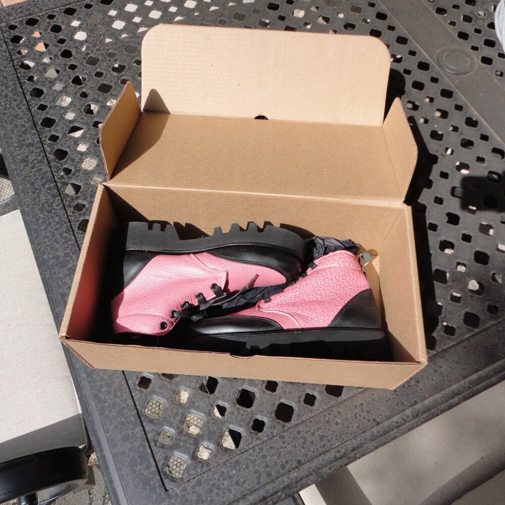 SHINDIGS Women's Pink Leather Hiking Boots Size 7B with Original Box - Picture 10 of 10